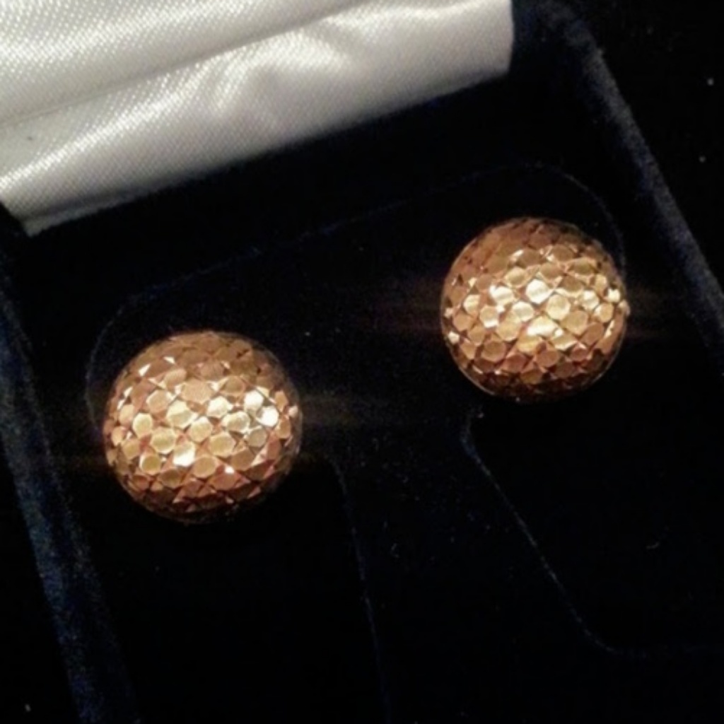 14k Gold Diamond Cut Facets Button Post Earrings 12mm Lever Back Closed
